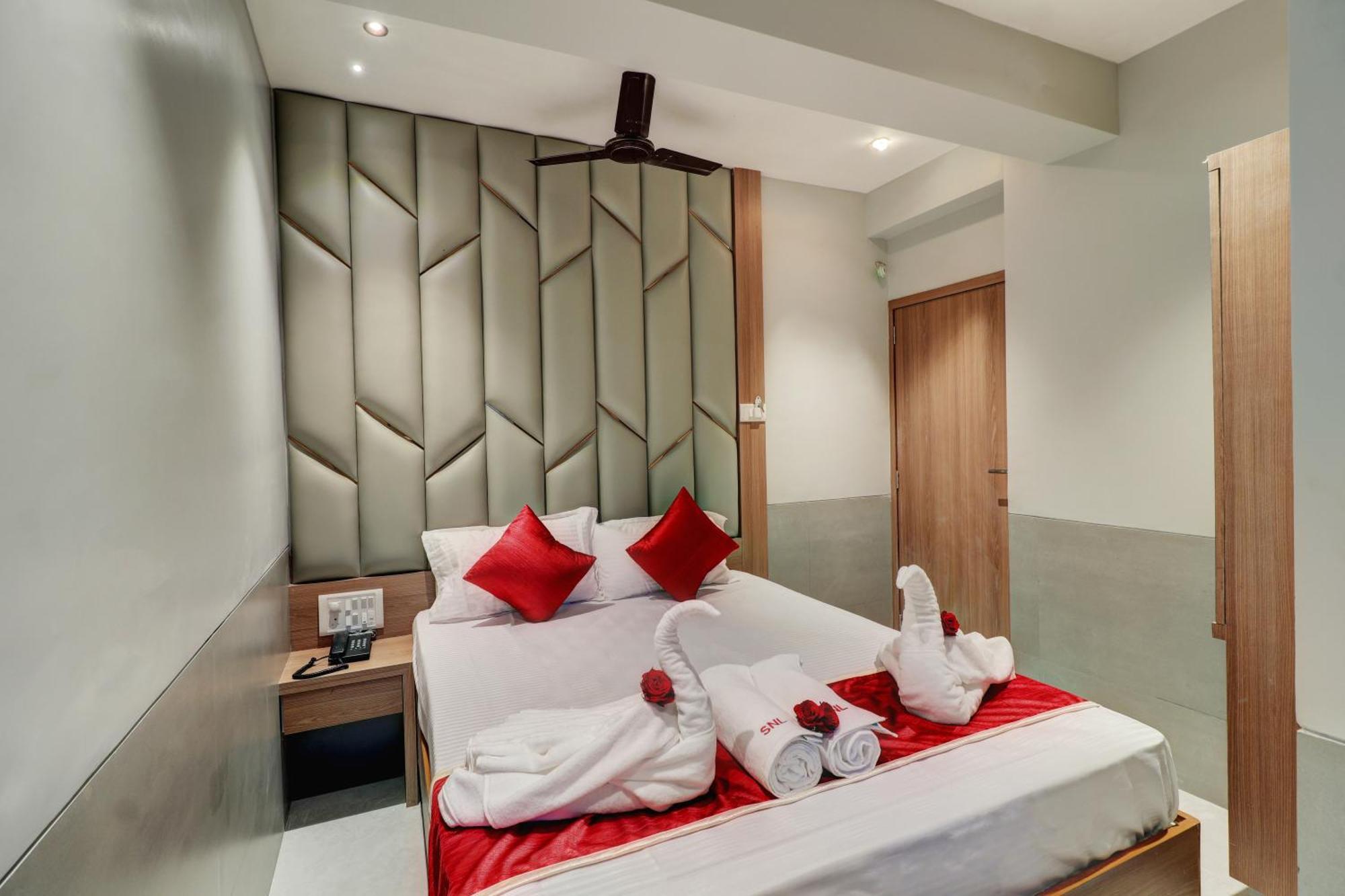 Sai Nidhi Residency Hotel Navi Mumbai Buitenkant foto