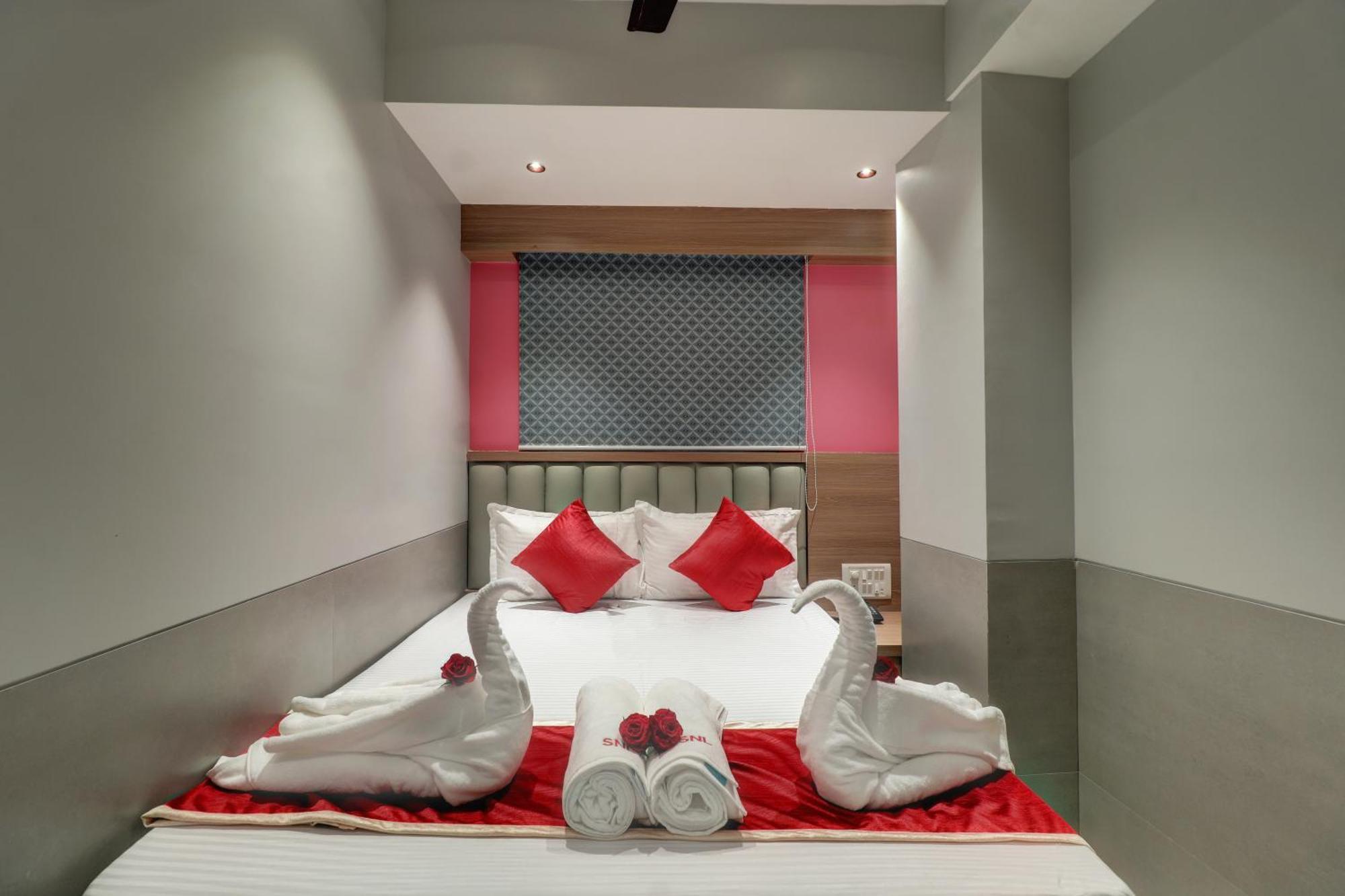 Sai Nidhi Residency Hotel Navi Mumbai Buitenkant foto